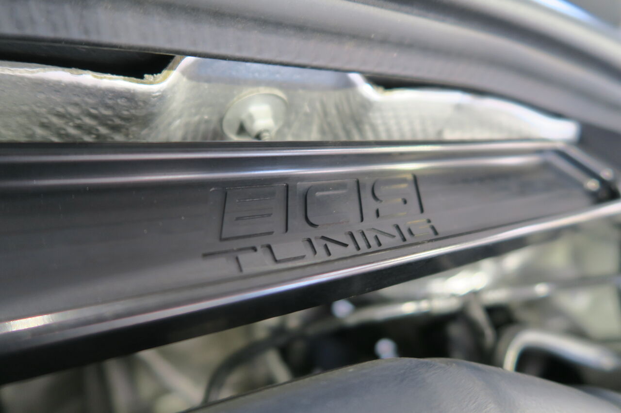 AUDI A4 (B9) 2.0TFSI Quattro × ECS Tuning アルミストラットタワー 