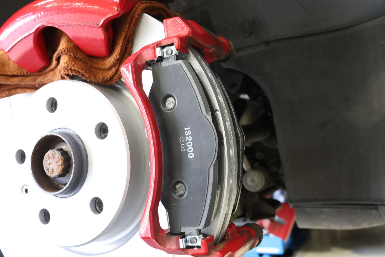 iSWEEP ブレーキパッド　IS2000 VWブレンボ GTキット用 R847 VW GOLF7.5 GTI × iSWEEP Brake Pad IS2000 + NEUSPEED Brake Line etc