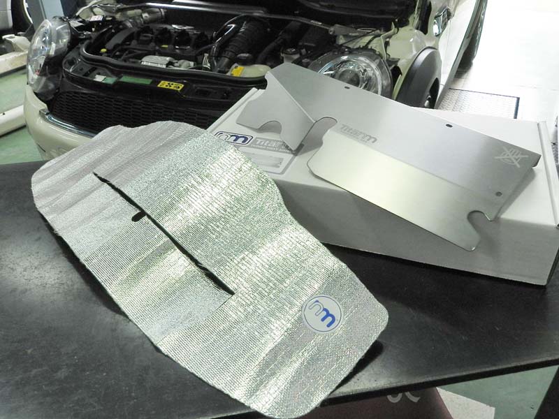 MINI R56 Cooper S × Heat Shield & Scoop Saver by イグサ
