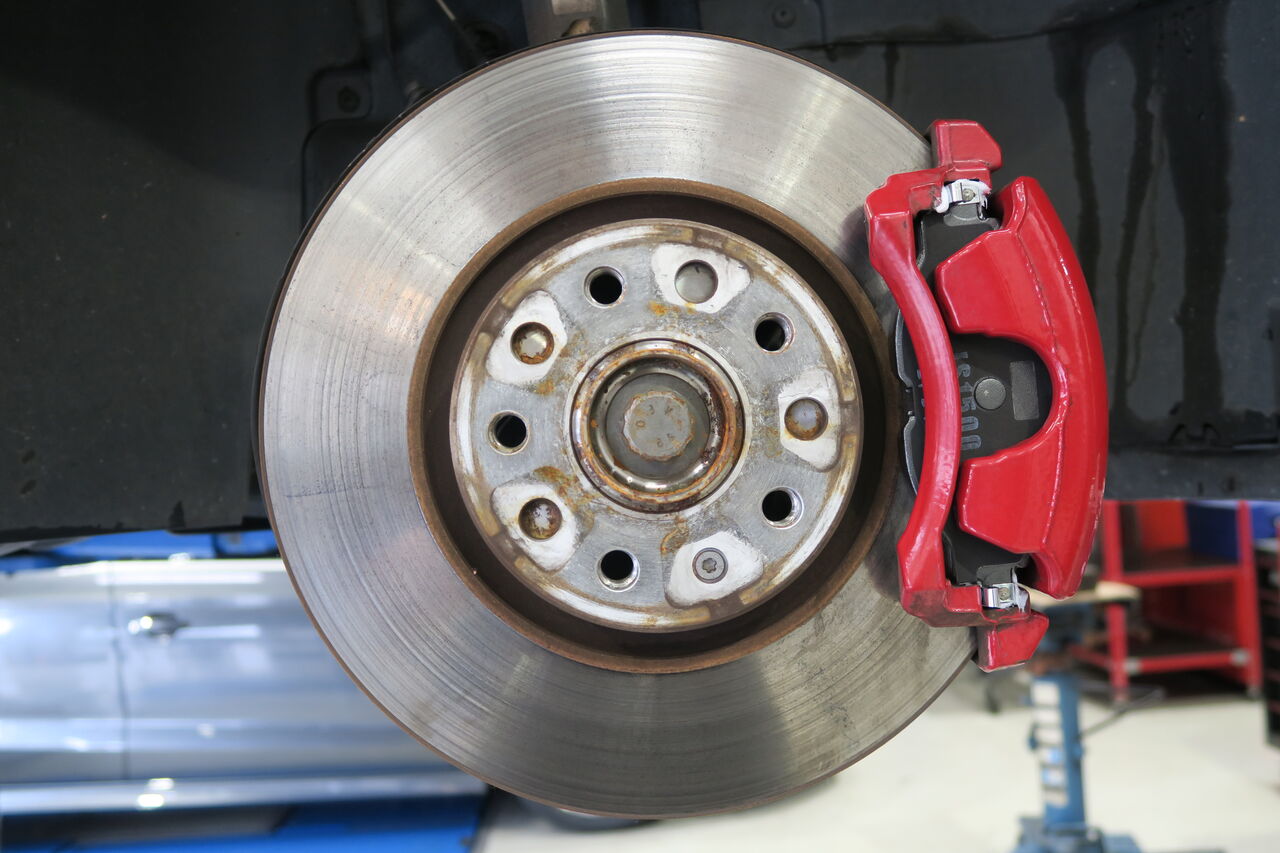 GOLF7.5 GTI × NEUSPEED RSe Wheel & iSWEEP Brake Pad IS