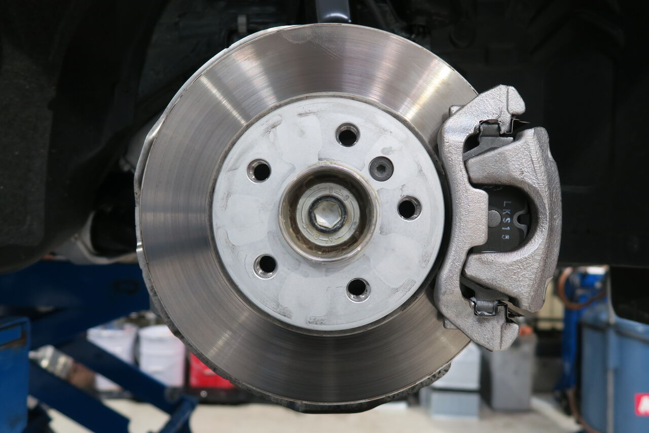 MINI F55 Cooper LCI2 × iSWEEP Brake Pad IS1500 : イシカワ