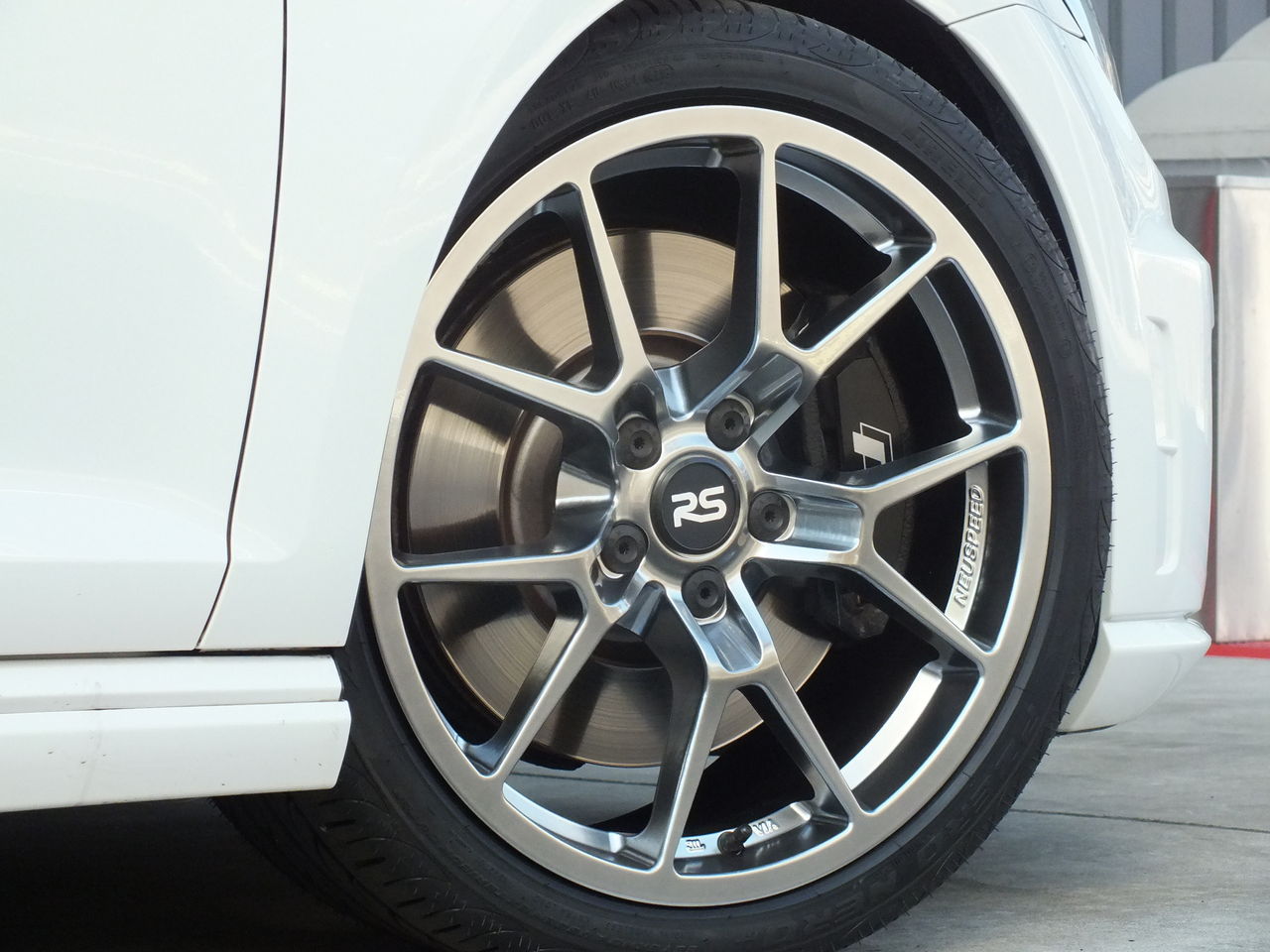 Neuspeed RSe10 18インチ NEUSPEED RSe10 88.10.13NBS, 88.10.13NBRS, 88.10.13NGS, 88.10