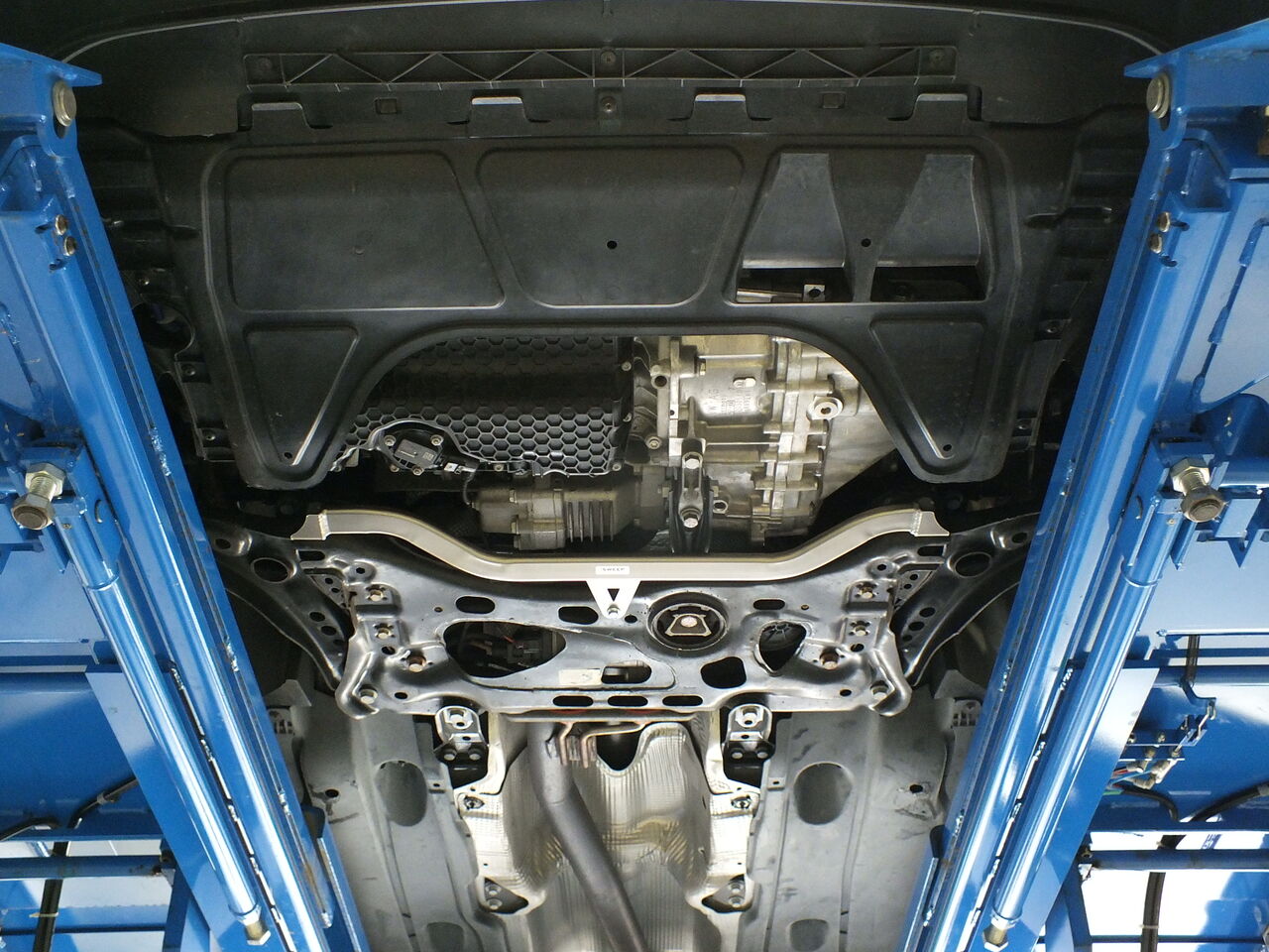 VW GOLF7 R × iSWEEP Front Lower Arm Power Brace : イシカワ