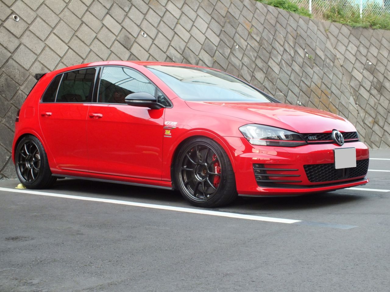 GOLF7 GTI × ローダウンフェンダートリム & iSWEEP POWER BRACE
