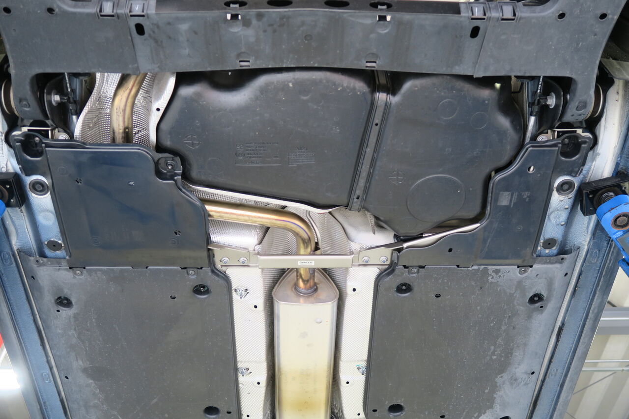 VW POLO(AW) R-Line × iSWEEP Center Floor Power Brace Rear