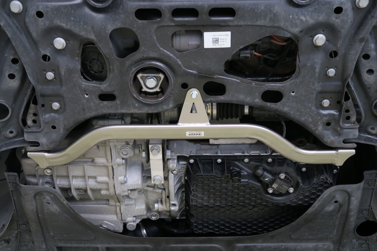 VW GOLF7.5 GTI Dynamic × iSWEEP Power Brace : イシカワ