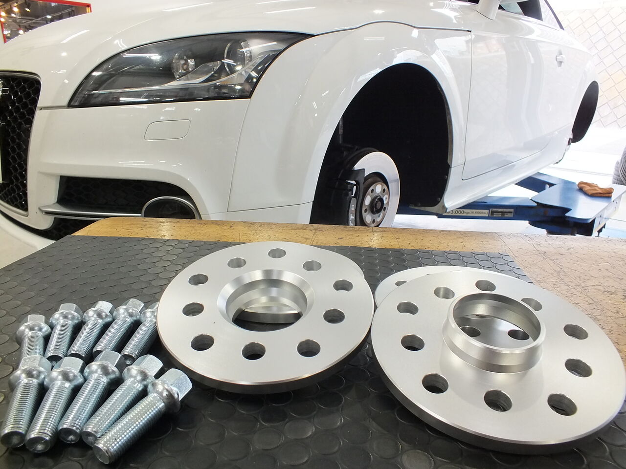 AUDI TT (8J) TTS × iSWEEP Wheel Spacer : イシカワ