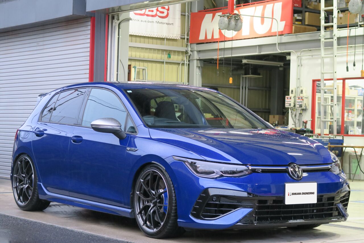 VW GOLF8 R × 純正ルーフスポイラー : イシカワエンジニアリング