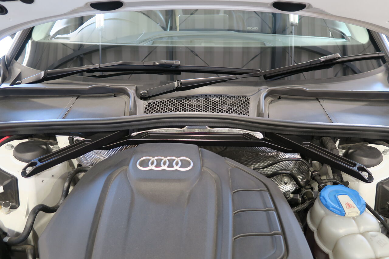 Audi A4 b8 オールアルミ オーバル型 タワーバー 鏡面仕上げ アウディ 