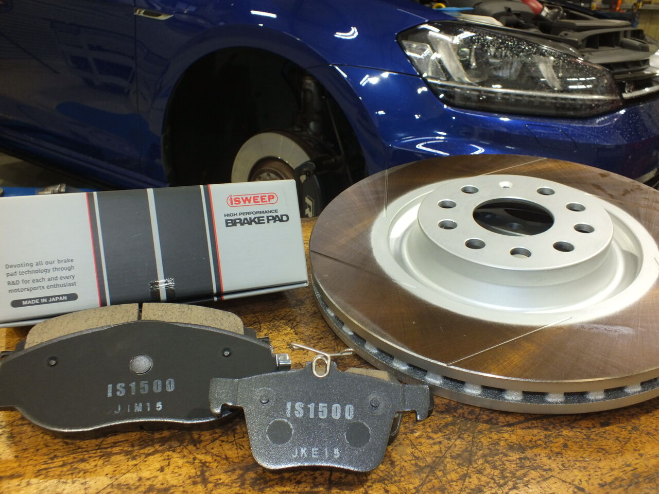 VW GOLF7 R × iSWEEP Brake Pad IS1500 + DIXCEL Brake Rotor
