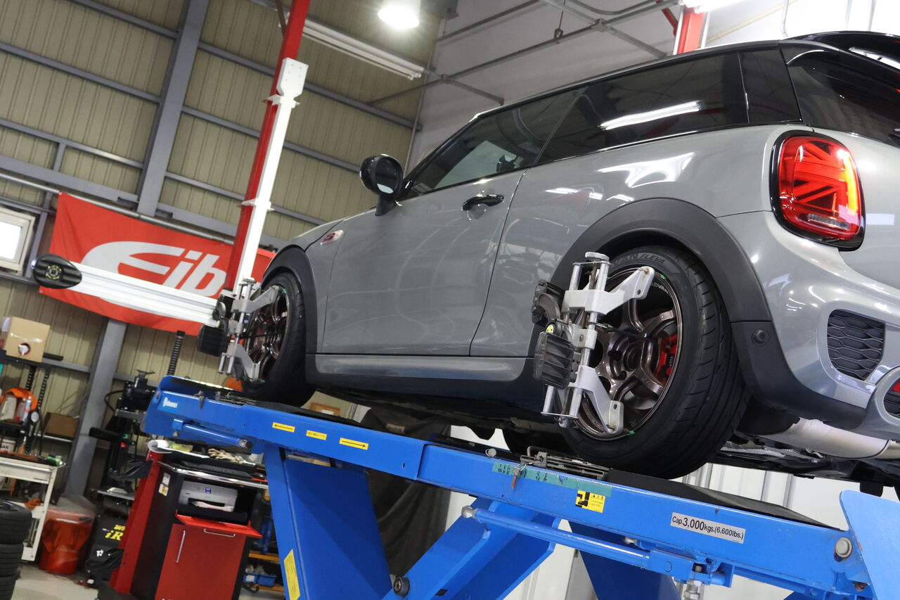 MINI F56 JCW LCI × KW V2 Comfort : イシカワエンジニアリング