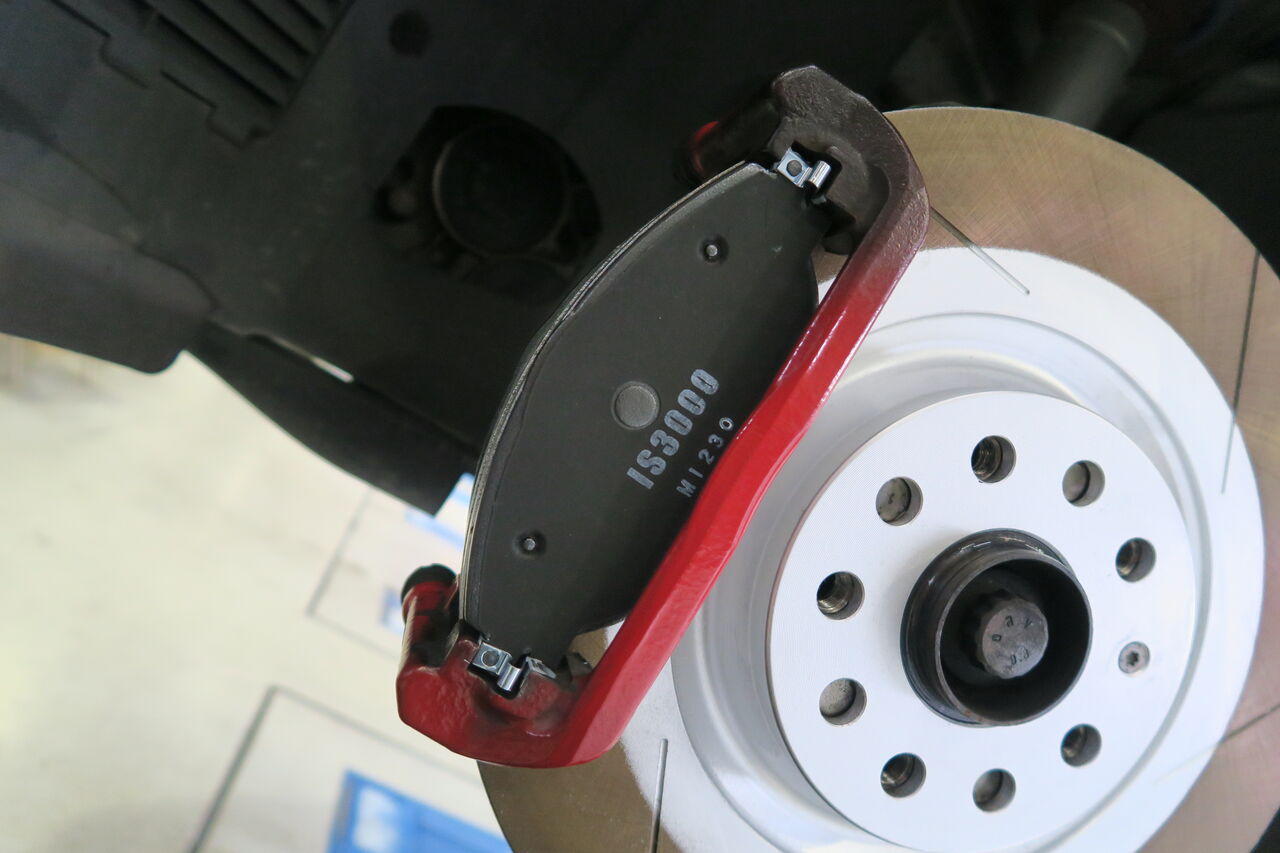 iSWEEP ブレーキパッド IS2000 フロント Audi S3 8V用 - パーツ
