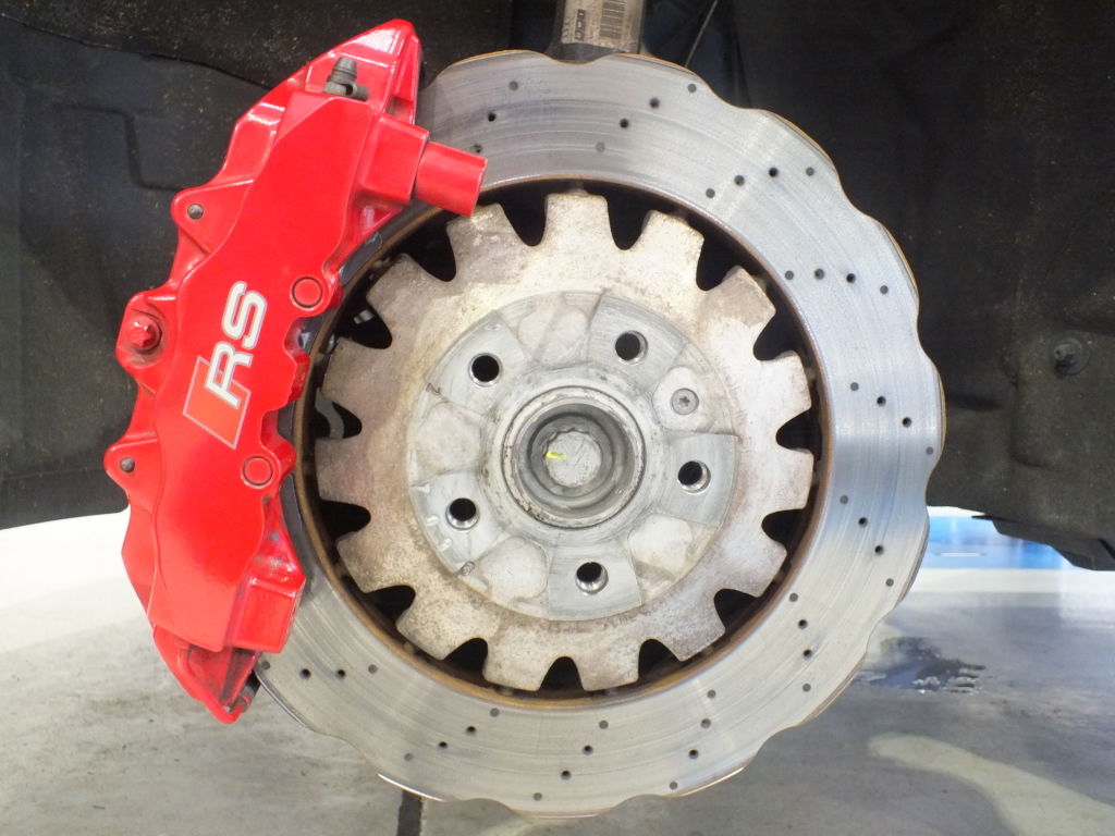 AUDI RS3 × iSWEEP Brake Pad IS3000 & MOTUL 300V : イシカワ