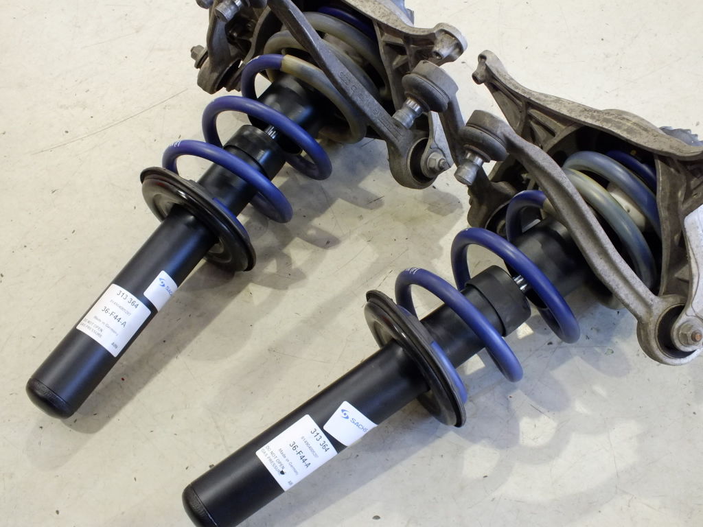 A4アバント　B8 8K Sライン　純正サスペンション A4アバントB8 8K Sライン純正サスペンション アウディ A4 8k S line