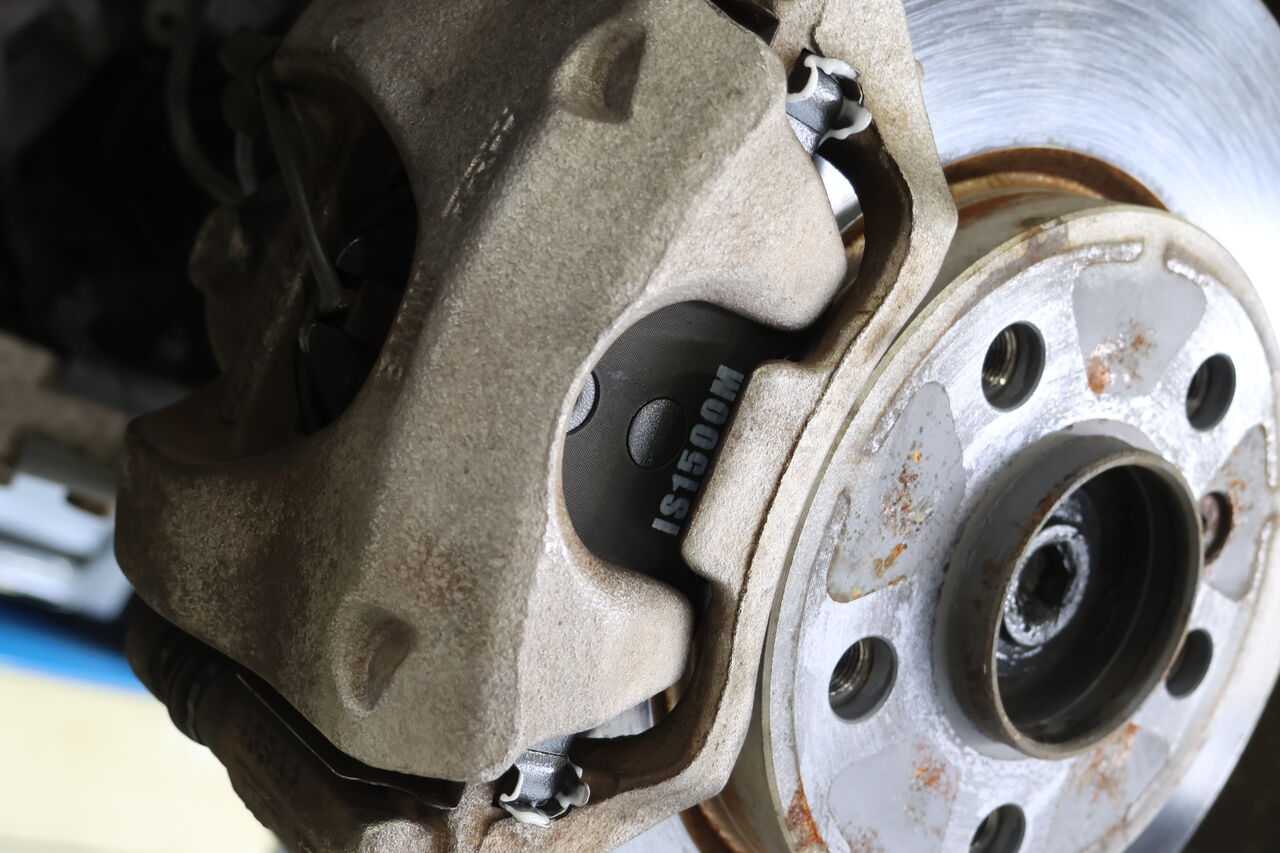 【MINI cooper F55】iSWEEP ブレーキパッド　⭐︎新車外し MINI F55 Cooper × iSWEEP Brake Pad IS1500 : イシカワ