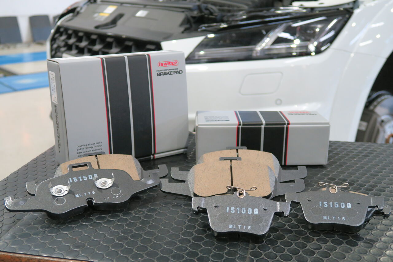 AUDI TT (8S) 45 TFSI Quattro × iSWEEP Brake Pad IS1500 : イシカワ