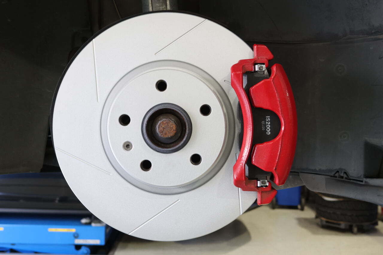 iSWEEP ブレーキパッド　IS2000 VWブレンボ GTキット用 R847 VW GOLF7.5 GTI × iSWEEP Brake Pad IS2000 + NEUSPEED Brake Line etc