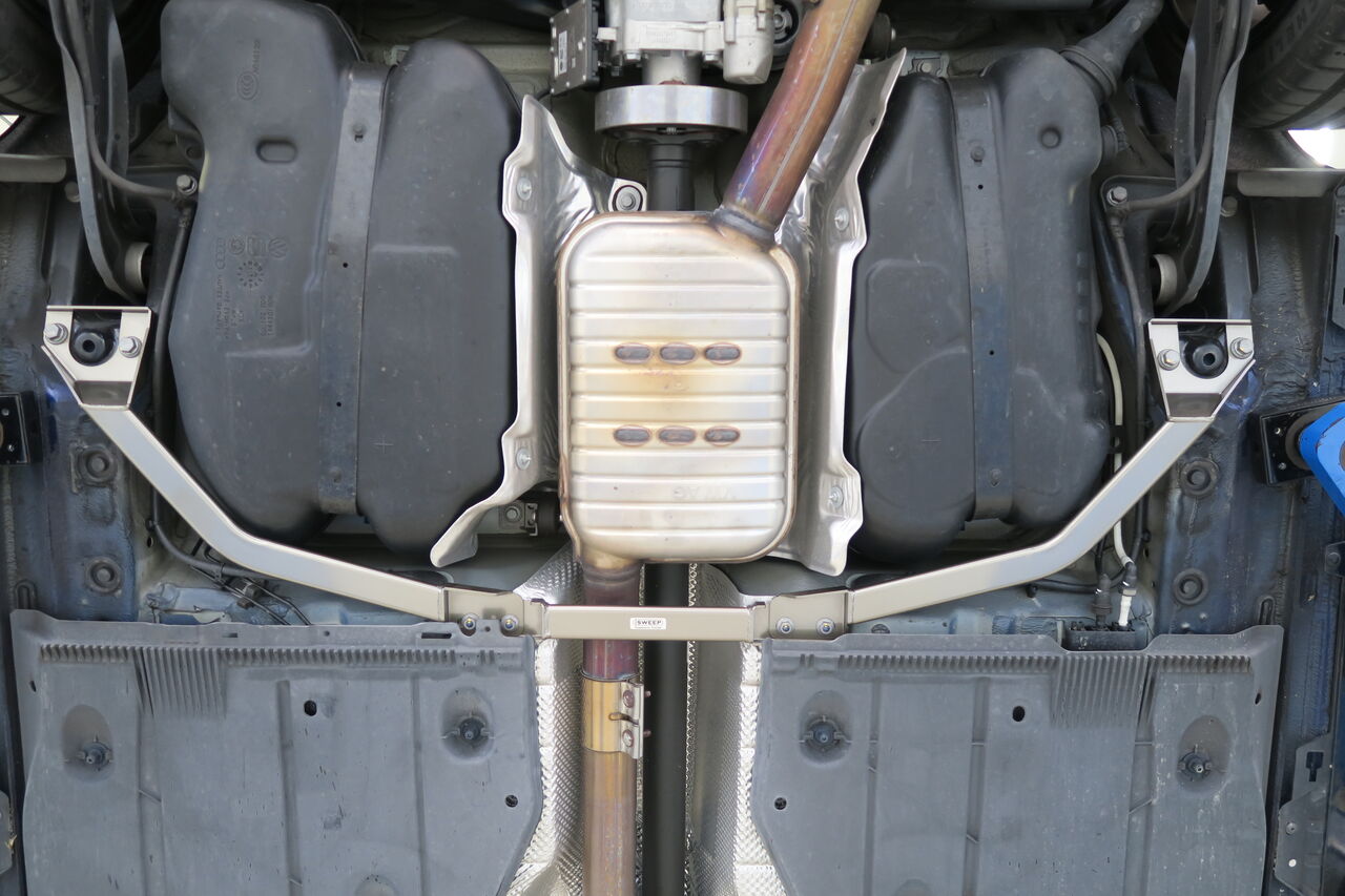 イシカワエンジニアリング スタッフブログ:VW GOLF7.5 R × iSWEEP POWER BRACE