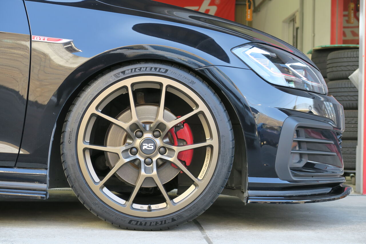VW GOLF7.5 GTI × NEUSPEED RSe10 + MICHELIN PS4S : イシカワ