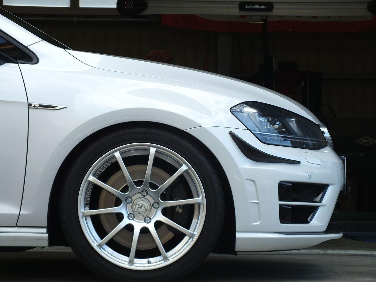 VW GOLF7 R Variant × ADVAN KREUTZER SERIES Xi : イシカワ
