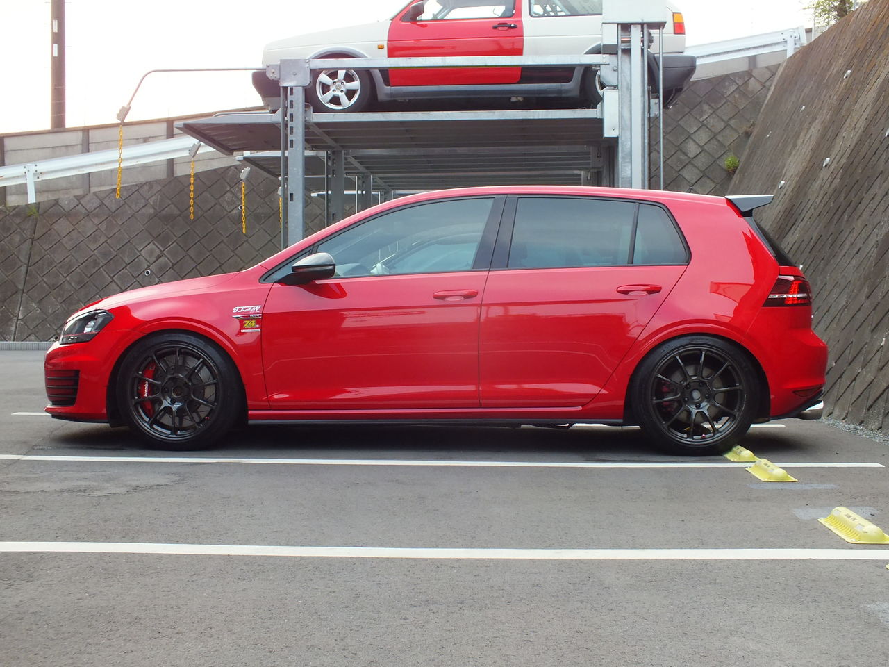 GOLF7 GTI × ローダウンフェンダートリム & iSWEEP POWER BRACE