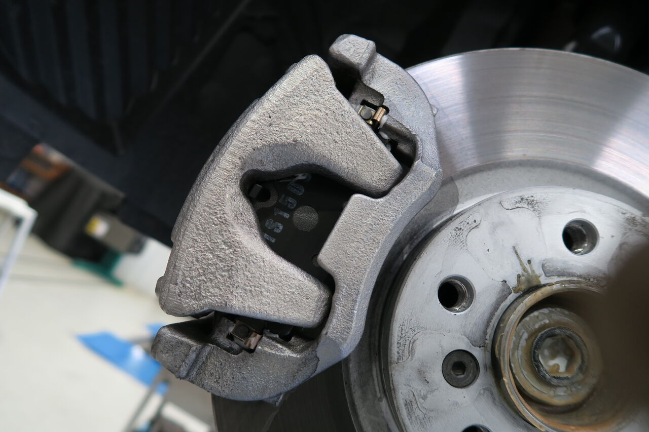 MINI F60 Cooper SD ALL4 LCI × iSWEEP BRAKE PAD IS1500 : イシカワ