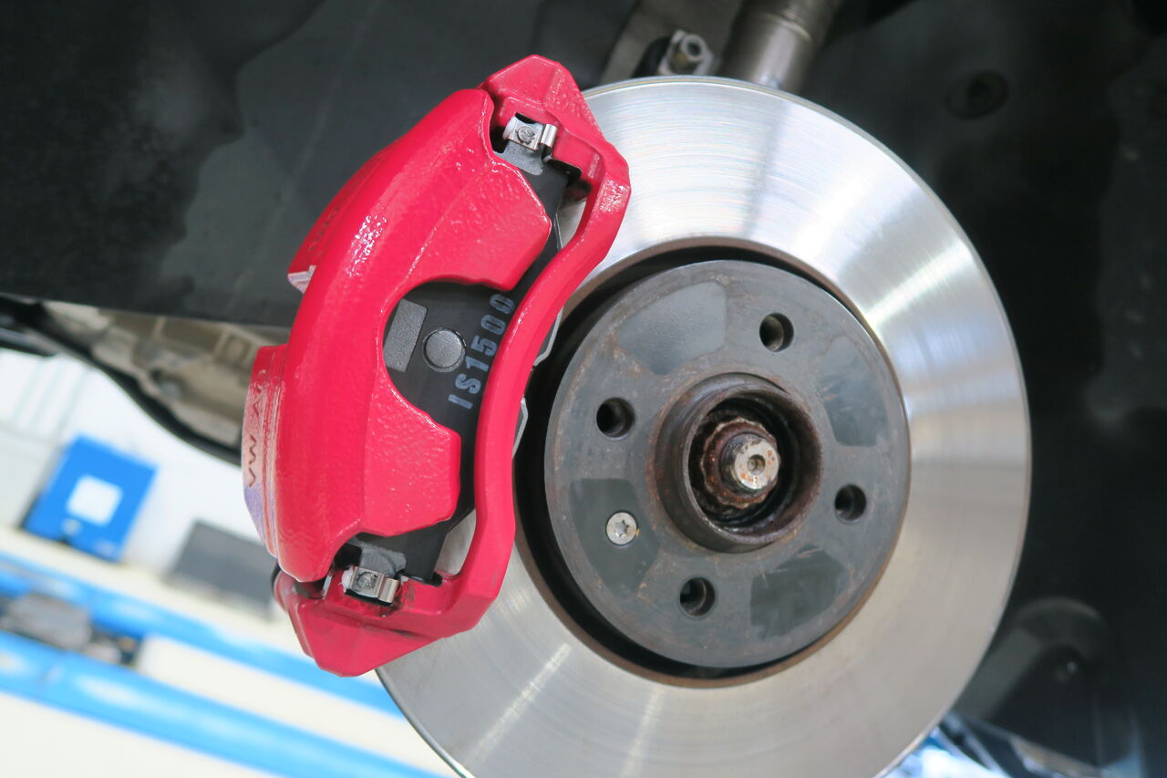 VW UP GTI × iSWEEP Brake Pad IS1500 + VARTA AGM Battery : イシカワ