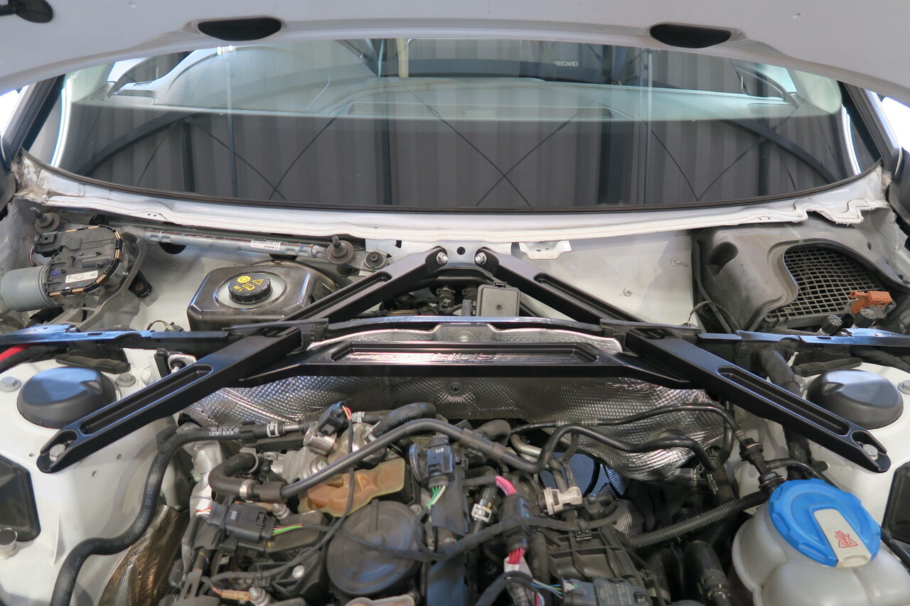 Audi A4 b8 オールアルミ オーバル型 タワーバー 鏡面仕上げ アウディ 