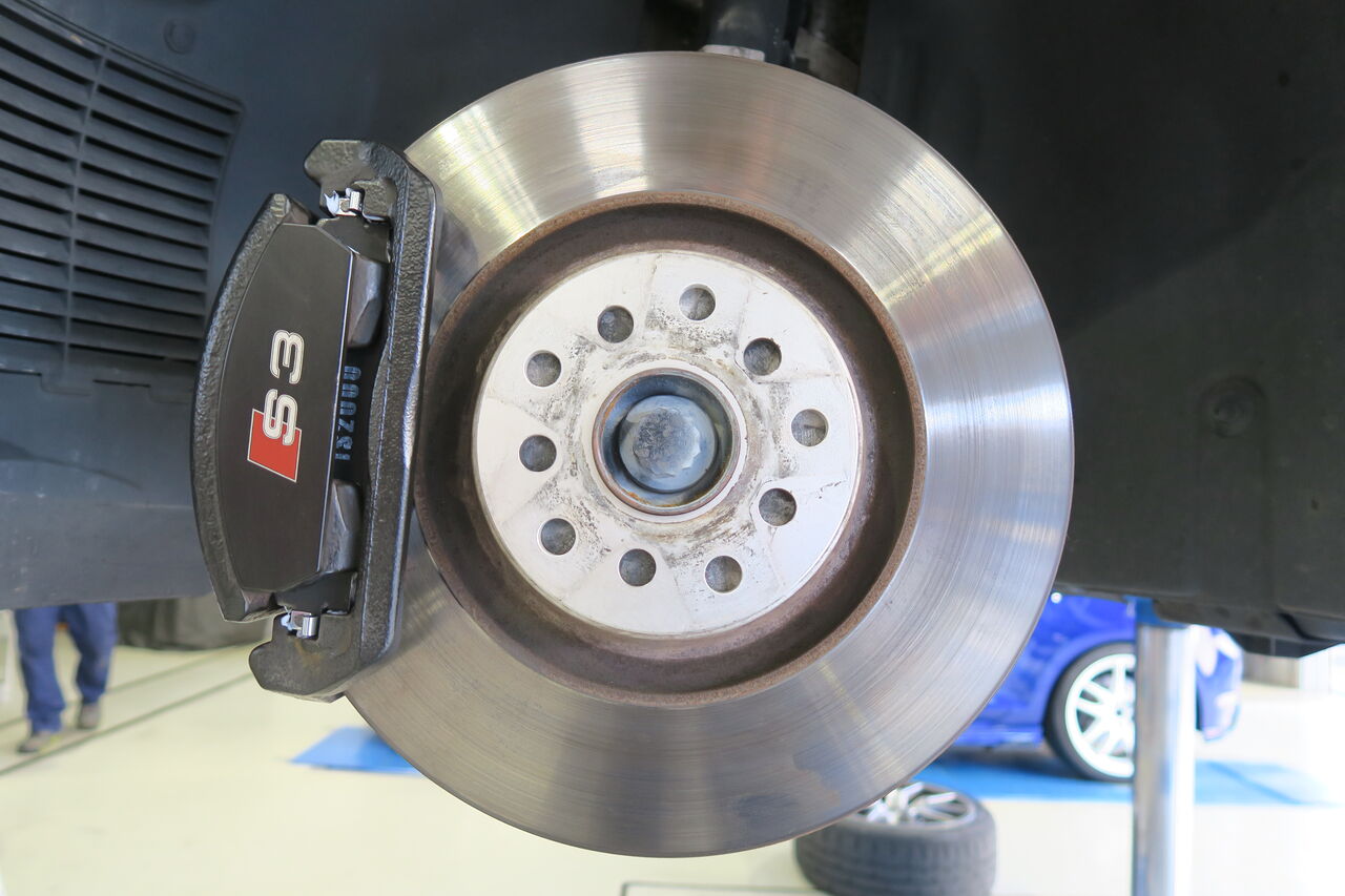 iSWEEP ブレーキパッド IS2000 フロント Audi S3 8V用