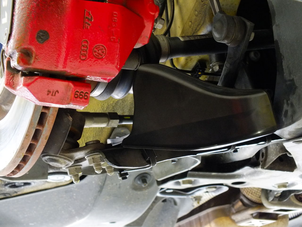 AUDI S1 × iSWEEP Brake Pad IS3000 and RS3導風板 : イシカワ