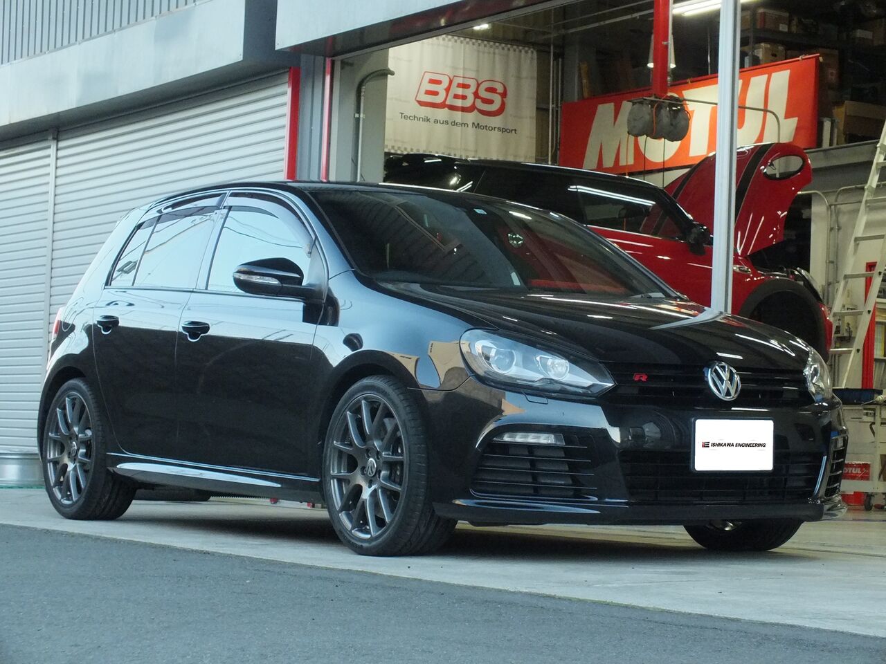 イシカワエンジニアリング スタッフブログ:VW GOLF6 R × NEUSPEED RSe12 + iSWEEP Brake Pad IS1500