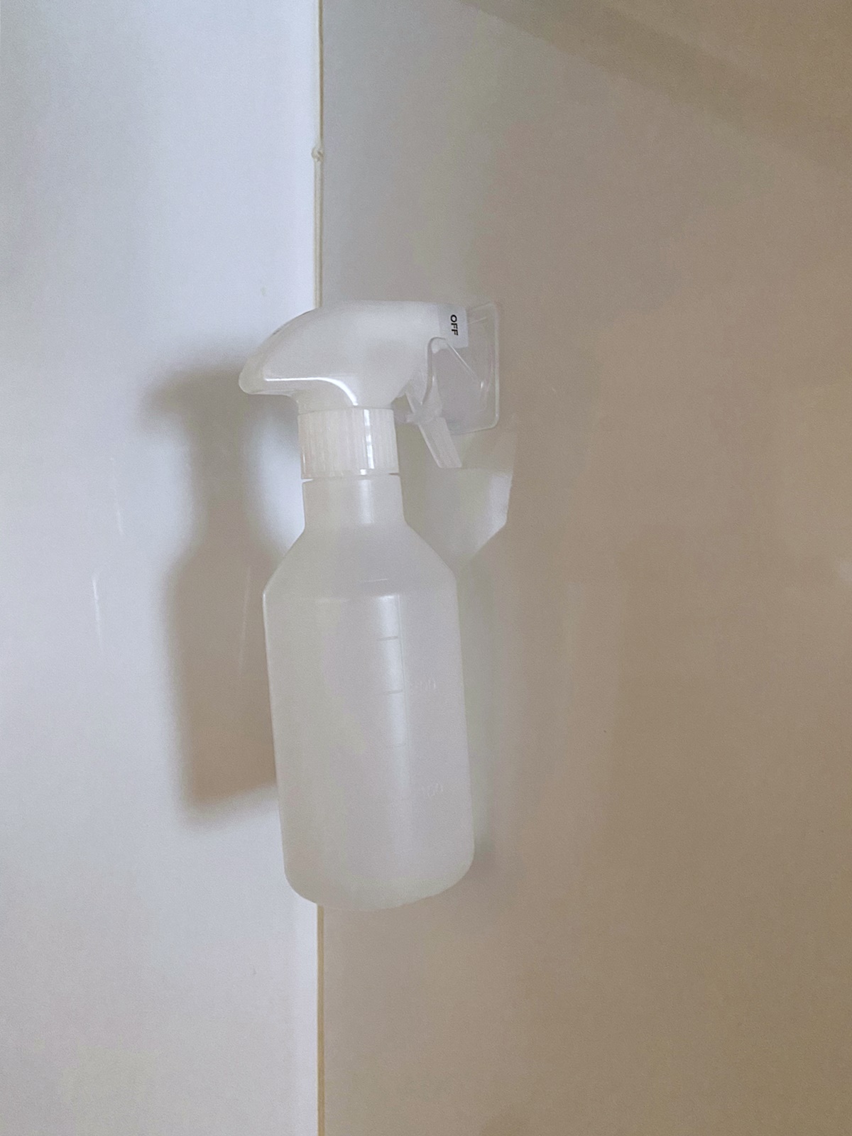 スプレーボトルを空中収納したくて Iebiyori 鹿児島 整理収納アドバイザー Powered By ライブドアブログ