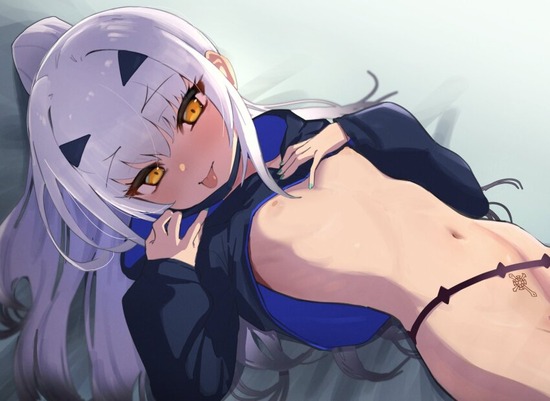 貧乳 (2)
