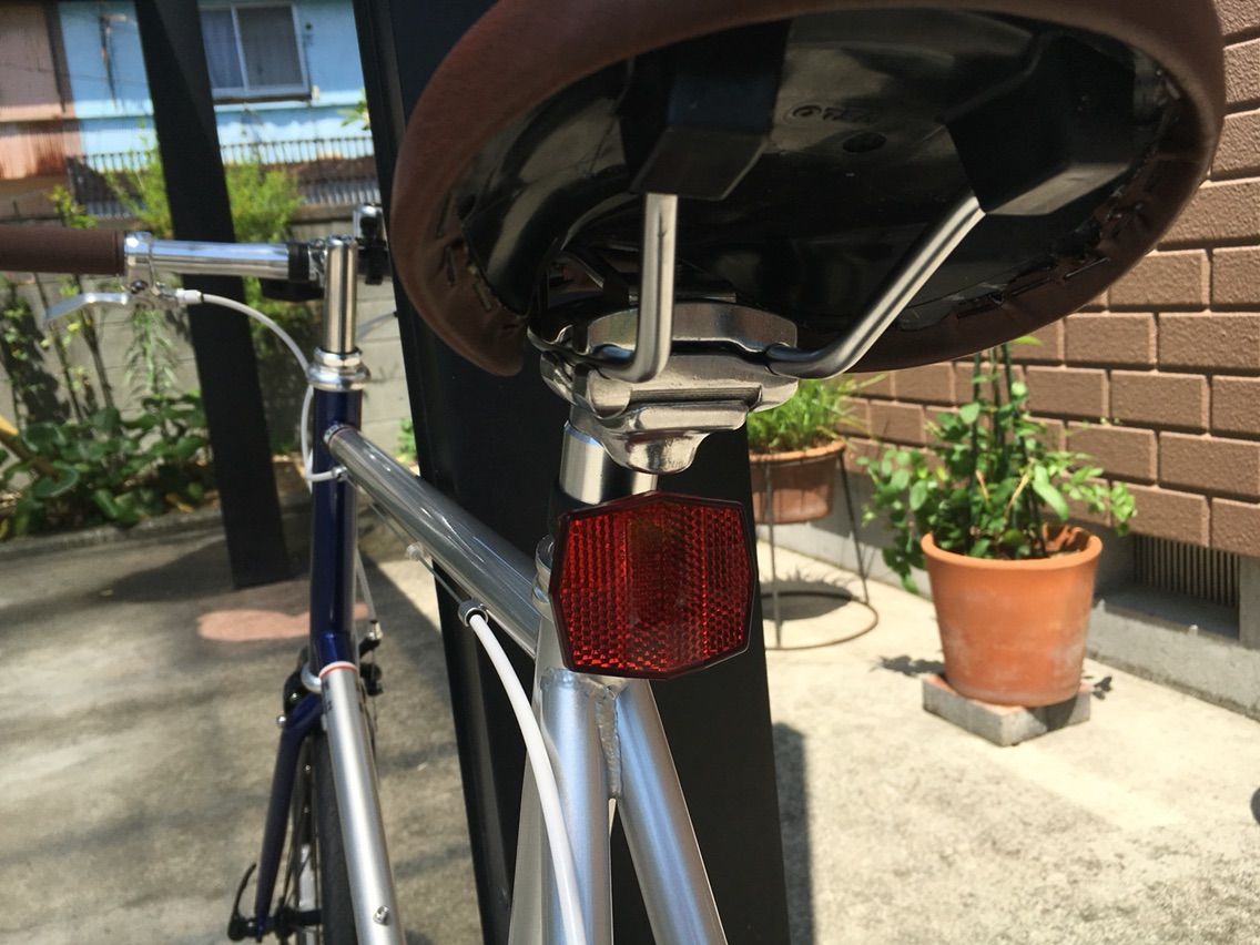 自転車のタイヤにつける 反射板