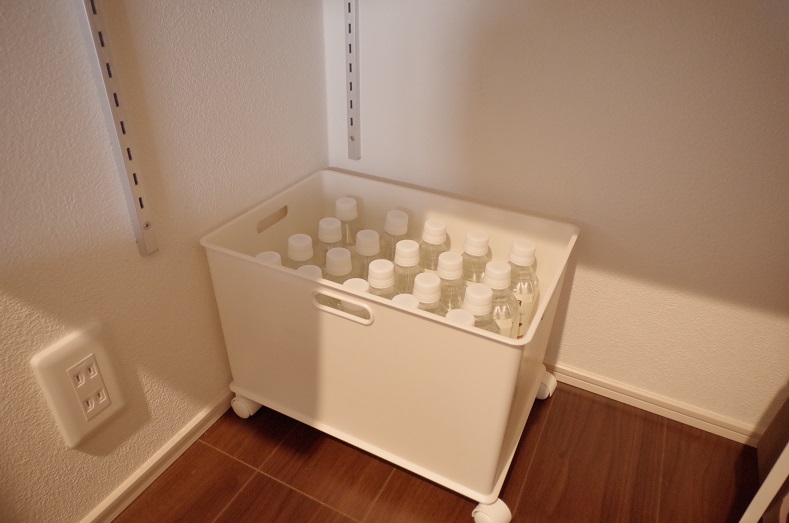 備蓄用飲料水は真四角ボトルが省スペースで いえ もの ことびより Powered By ライブドアブログ