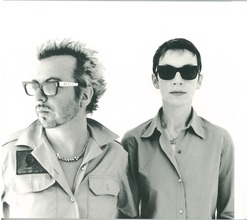 Eurythmics-Peace-UK-Remaster-CD-82876561212-04