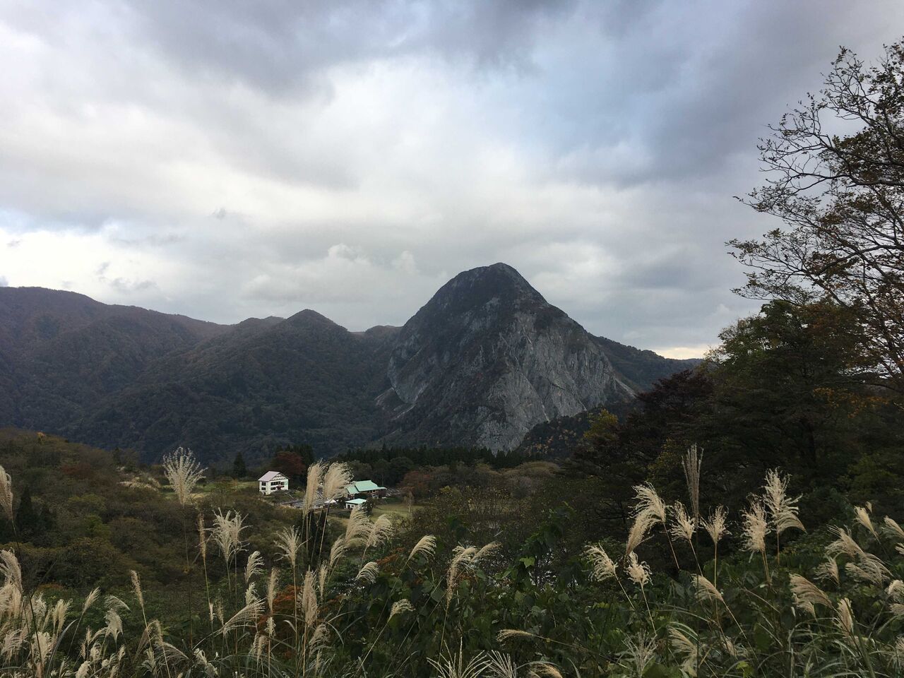 明星山p6南壁フリースピリッツ 国際山岳ガイド 山下 明星山p6南壁フリースピリッツ 国際山岳ガイド 山下