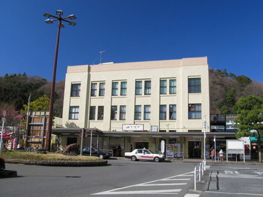 Ome_Station_Station_Building_1