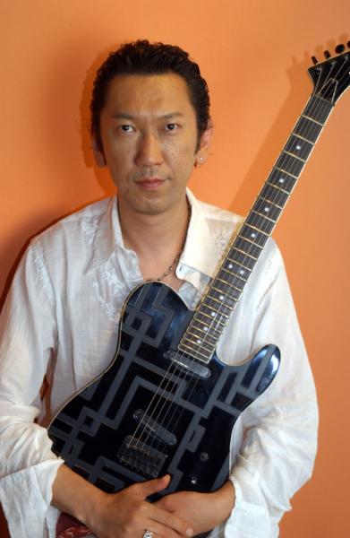 ギタリスト布袋寅泰が デッドストックギターをチャリティーオークションへ ハマリモノ日記です ギタリスト布袋寅泰が デッドストックギターをチャリティーオークションへ ハマリモノ日記です