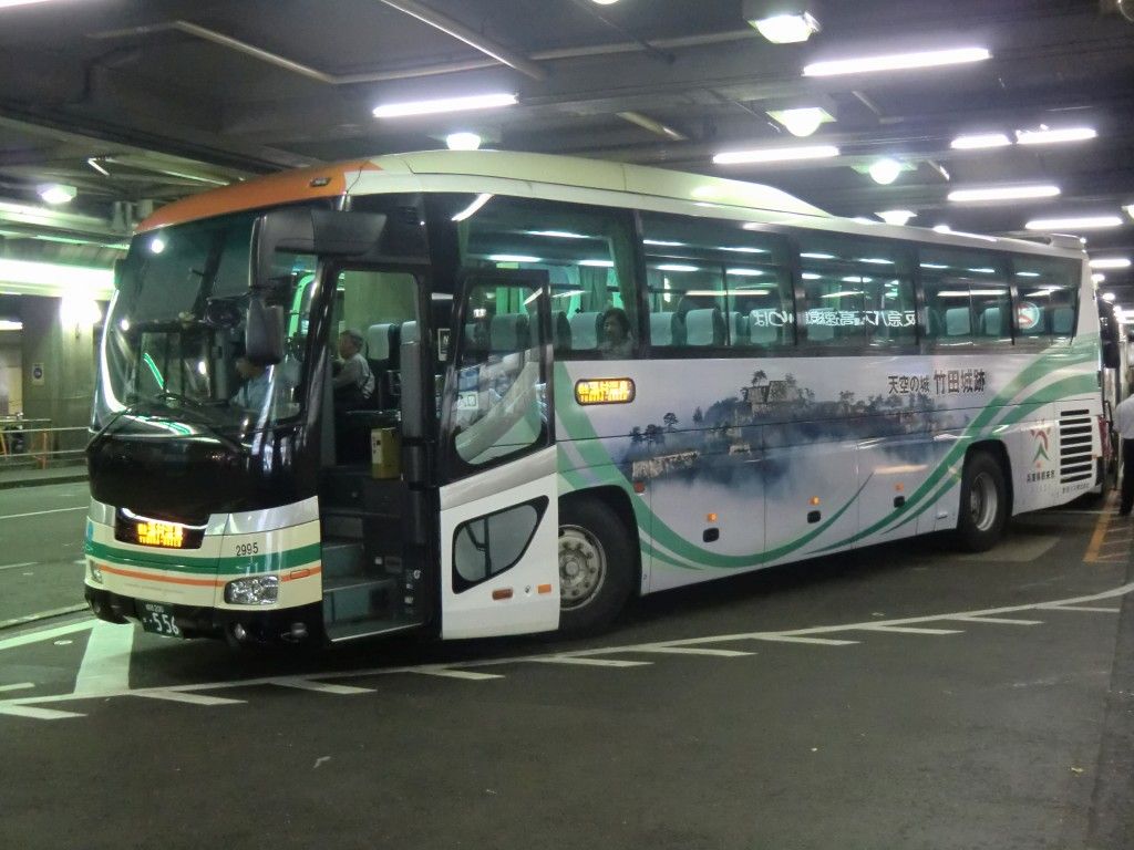 名神集中工事 in 阪急バス アルペン長野号 : 山で働いていた○○が淡々