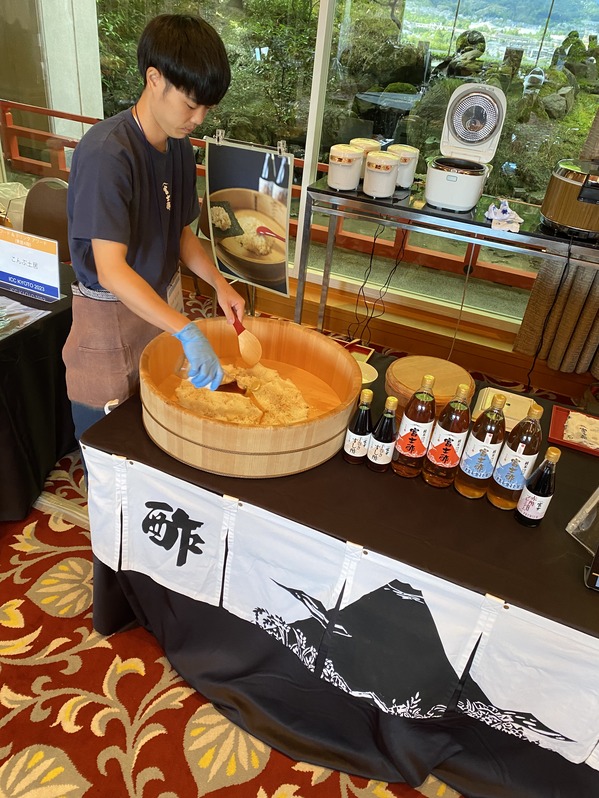 ECB96DDD-7141-4638-B6C9-34F71C611845