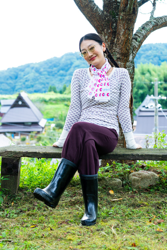 �������