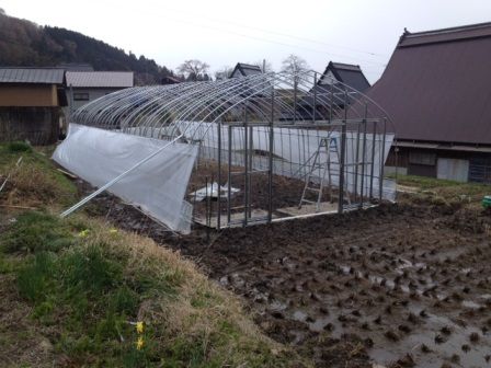 ハウスビニール掛け1