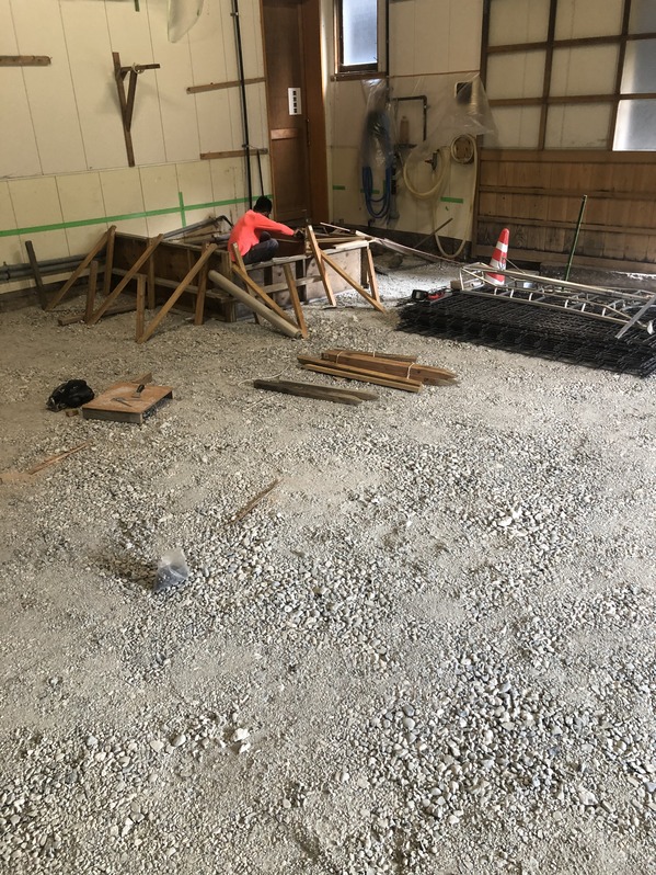 由良工事床05