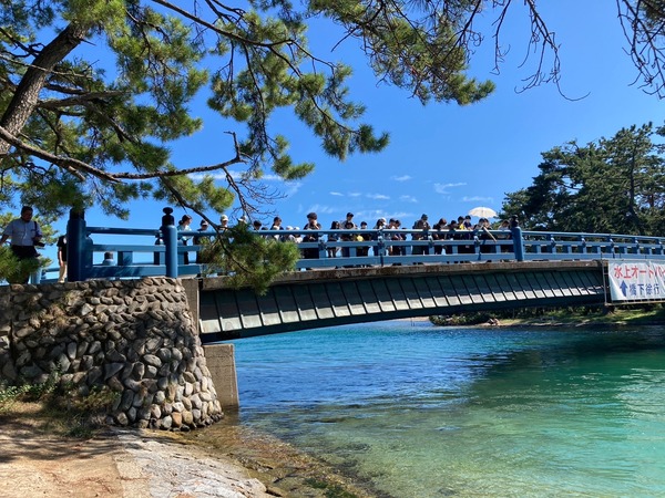 3053BEE2-E71D-45A9-94DB-DD0BEE51A21F