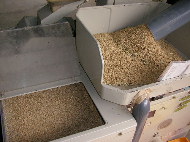 籾の水分調整 : 酢を造るといふ仕事｜富士酢醸造元 飯尾醸造