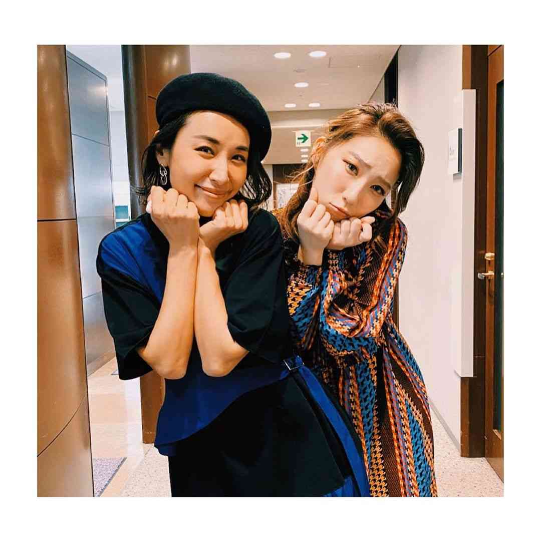 新潟市内で芸能人を見たことない 鈴木紗理奈 ファーストサマーウイカと初2ショットに大反響 似すぎ 新潟市内で芸能人を見たことない 鈴木紗理奈 ファーストサマーウイカと初2ショットに大反響 似すぎ