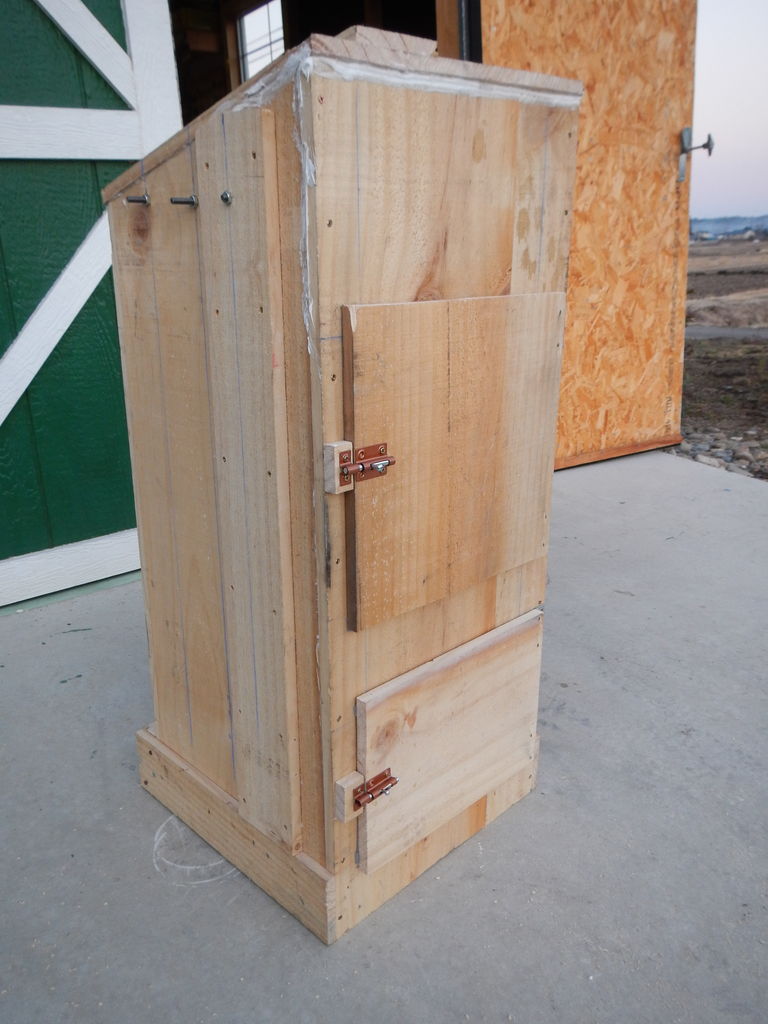 クローブとシナモンの燻製器は何のためにあるのですか？