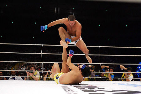 今のRIZINに四点サカボとか踏みつけをまともに使いこなせる選手が  