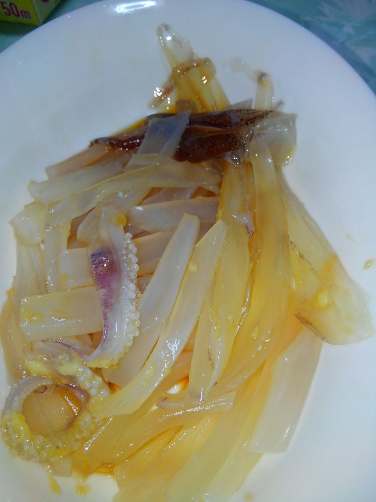 ヤリイカ豊漁 イカの詰め物ゆでちゃいました いか専 Fromはこだて ヤリイカ豊漁 イカの詰め物ゆでちゃいました いか専 Fromはこだて